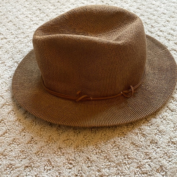 Hat - Picture 2 of 4